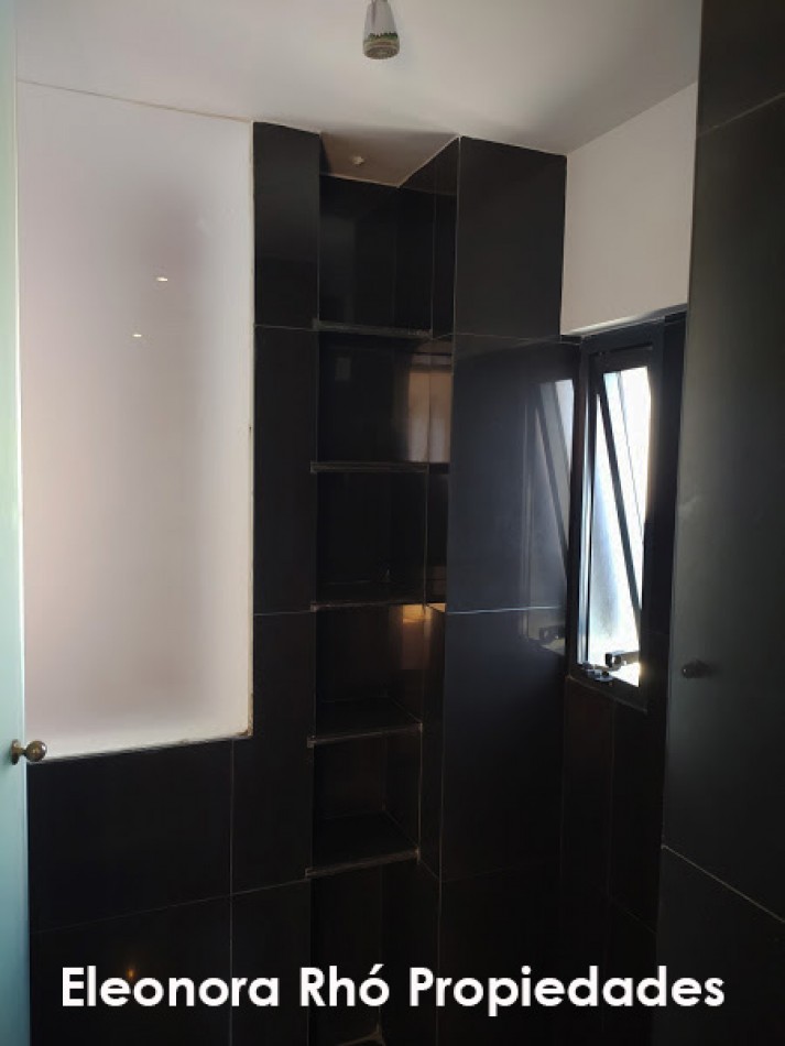 Amplisimo Piso Exclusivo 1 Dormitorio con Cochera y Patio con Parrillero