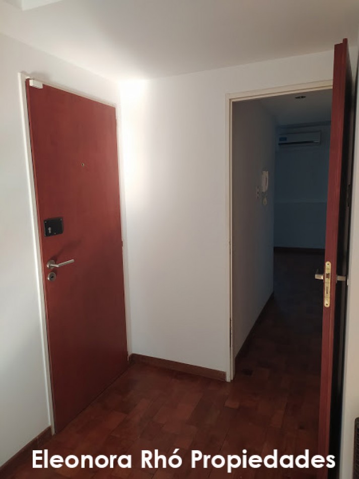Amplisimo Piso Exclusivo 1 Dormitorio con Cochera y Patio con Parrillero