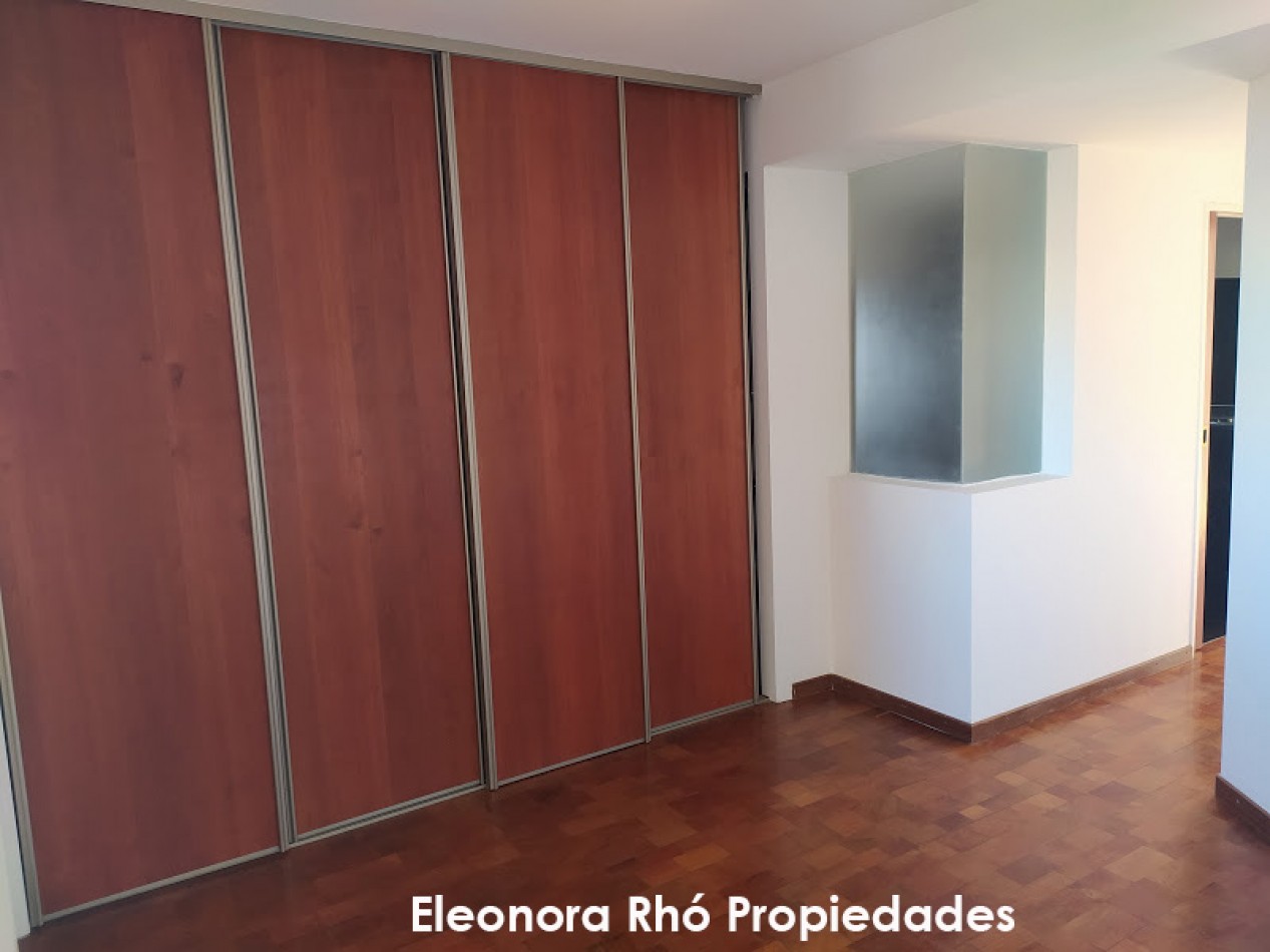Amplisimo Piso Exclusivo 1 Dormitorio con Cochera y Patio con Parrillero