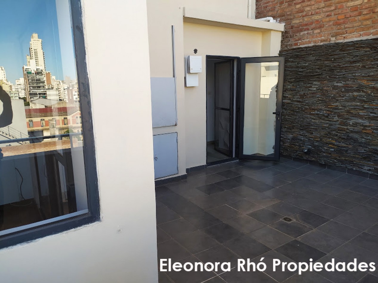 Amplisimo Piso Exclusivo 1 Dormitorio con Cochera y Patio con Parrillero