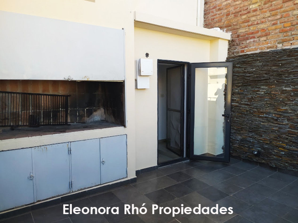 Amplisimo Piso Exclusivo 1 Dormitorio con Cochera y Patio con Parrillero