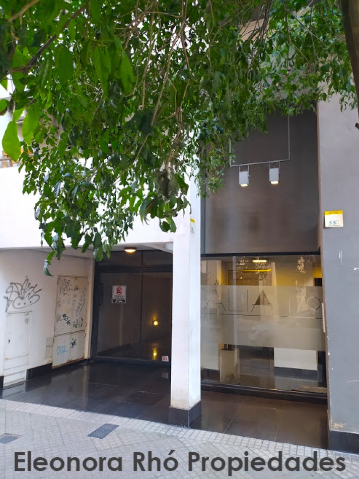 Amplisimo Piso Exclusivo 1 Dormitorio con Cochera y Patio con Parrillero