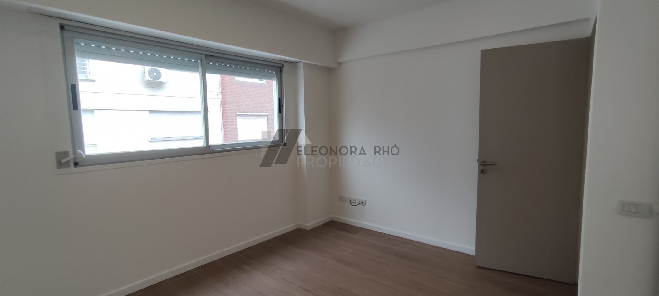 Hermoso departamento de un dormitorio en semipiso (Piso 6)