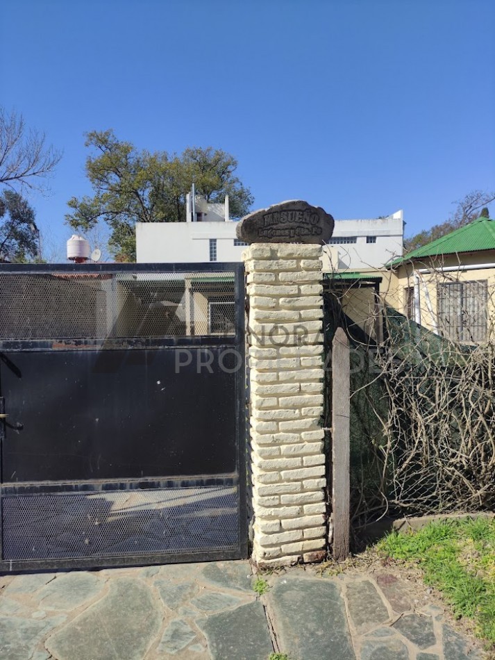 Hermosa casa en esquina 