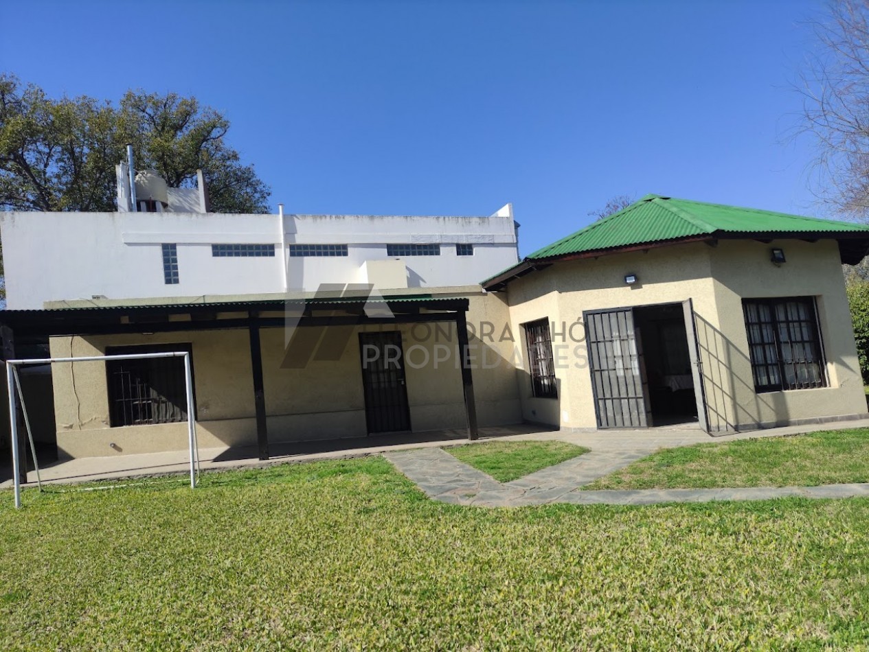Hermosa casa en esquina 