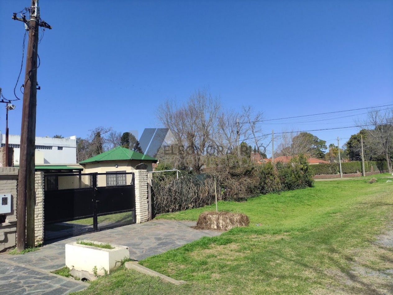 Hermosa casa en esquina 