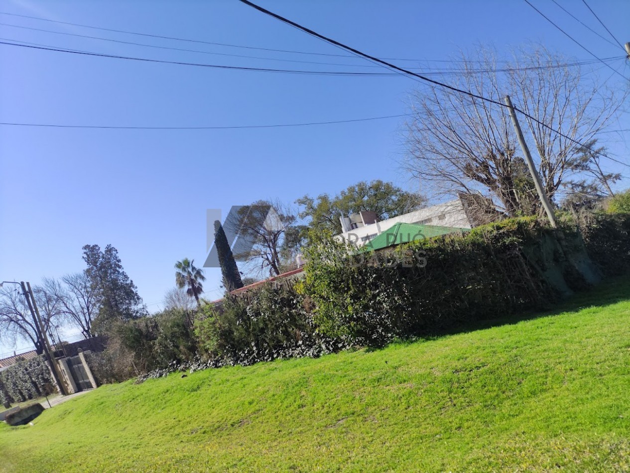 Hermosa casa en esquina 