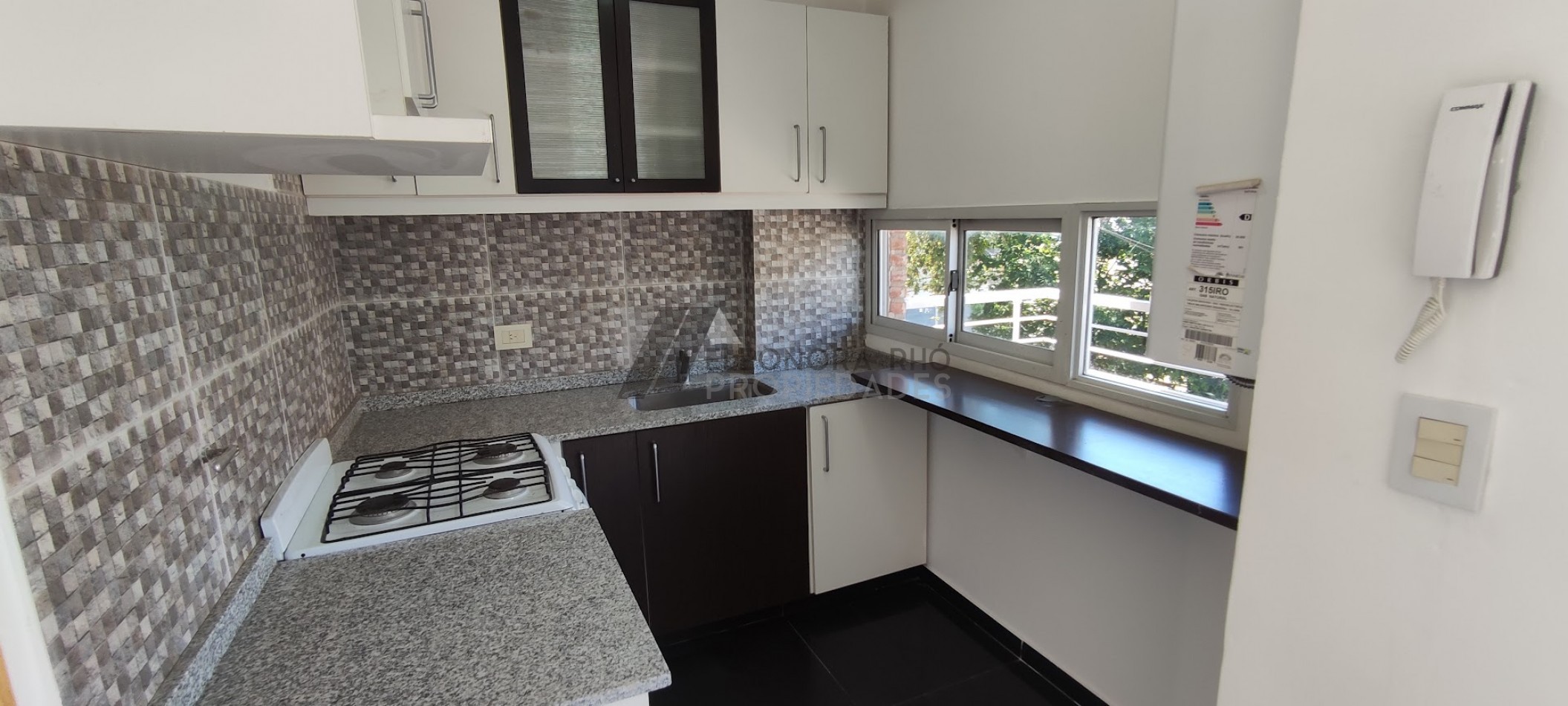 DEPARTAMENTO 2 DORMITORIOS POR ESCALERA (BAJISIMAS EXPENSAS) PISO EXCLUSIVO