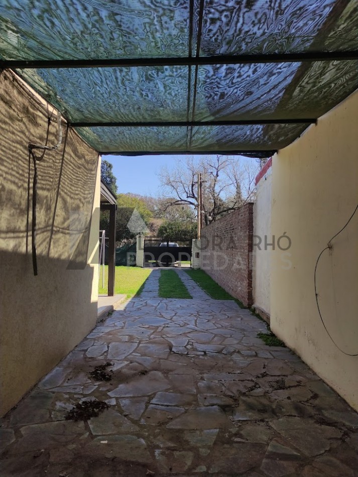Hermosa casa en esquina 