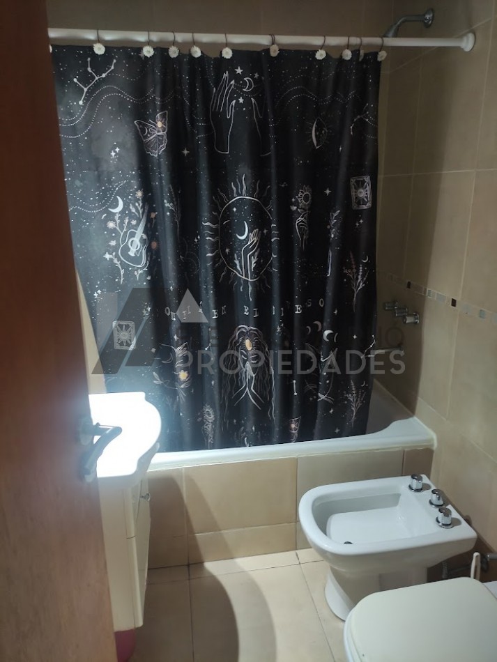 DEPARTAMENTO  SEMIPISO,1 DORMITORIO , CON BALCON CORRIDO