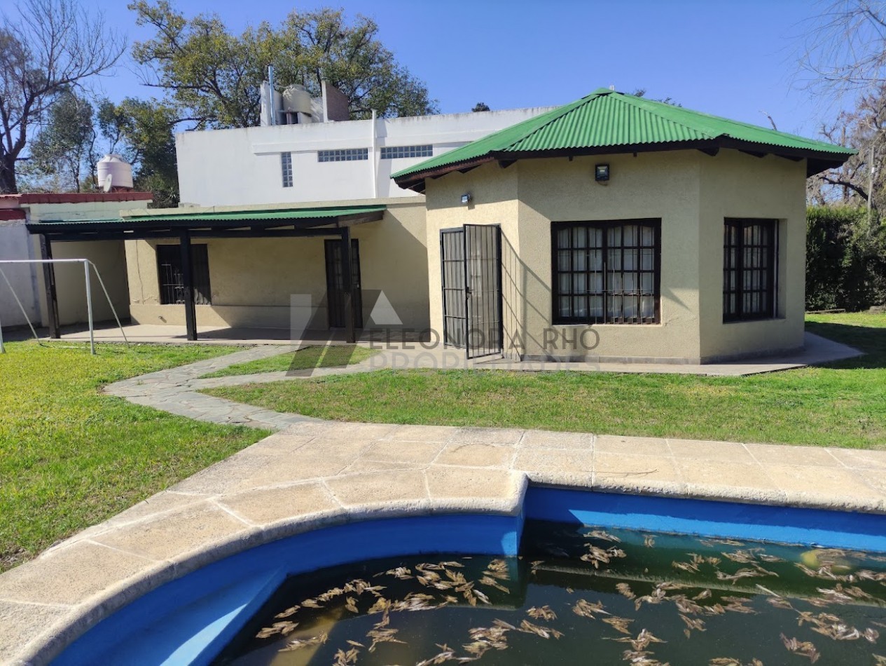 Hermosa casa en esquina 