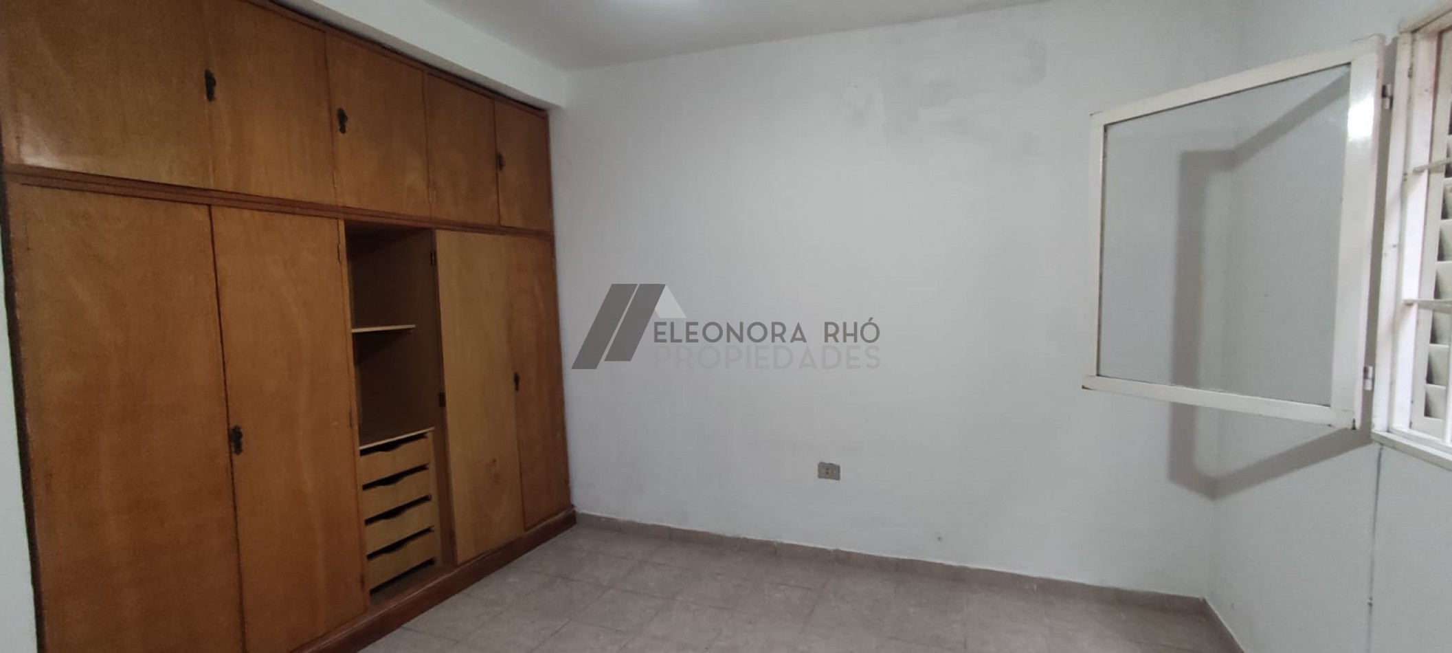 Departamento de pasillo  dos dormitorios