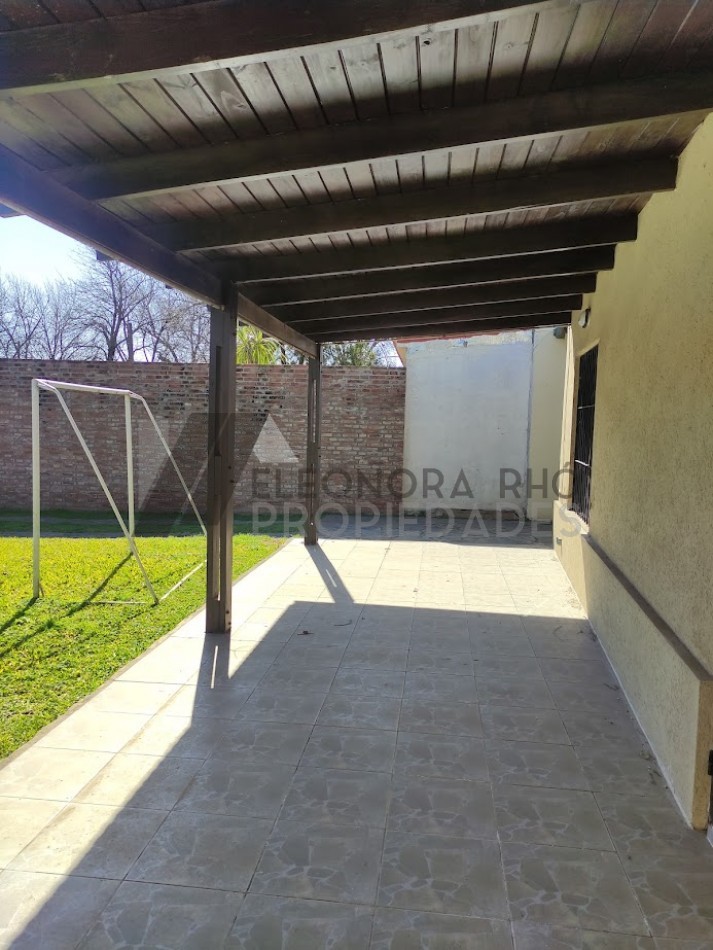 Hermosa casa en esquina 