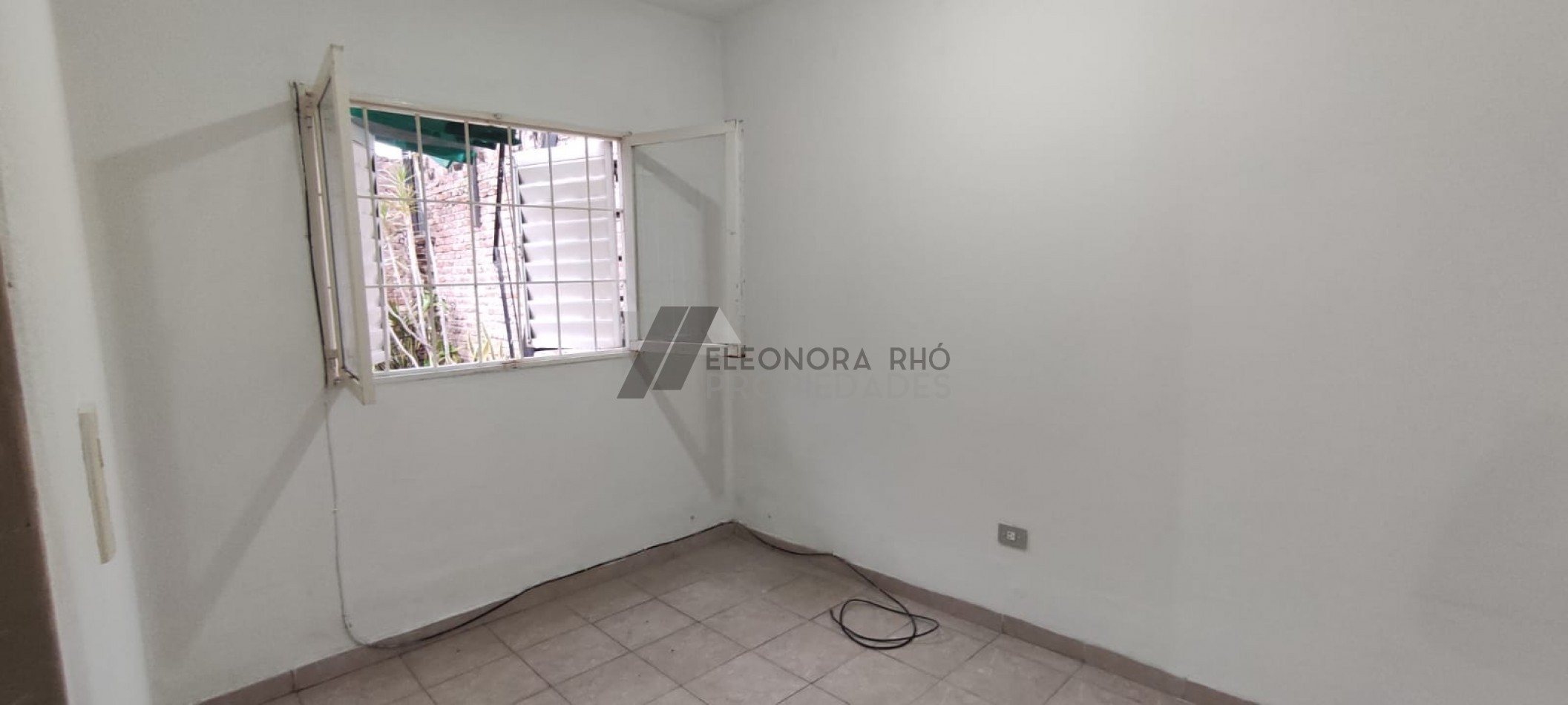 Departamento de pasillo  dos dormitorios