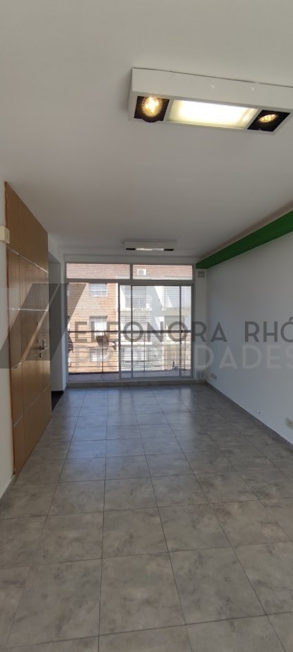 DEPARTAMENTO 2 DORMITORIOS POR ESCALERA (BAJISIMAS EXPENSAS) PISO EXCLUSIVO