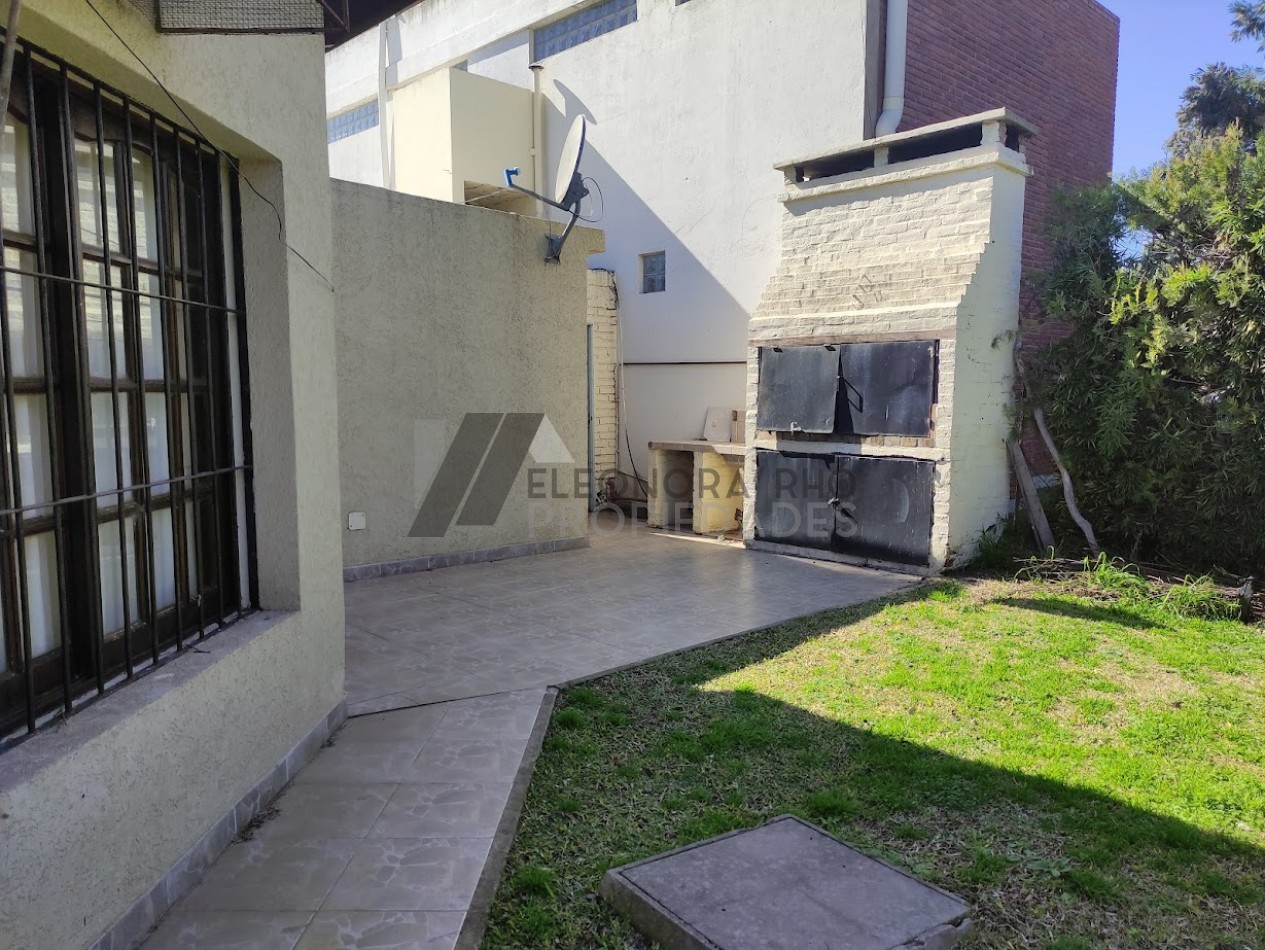 Hermosa casa en esquina 
