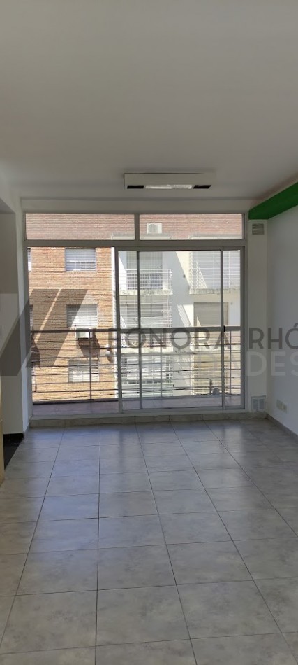 DEPARTAMENTO 2 DORMITORIOS POR ESCALERA (BAJISIMAS EXPENSAS) PISO EXCLUSIVO