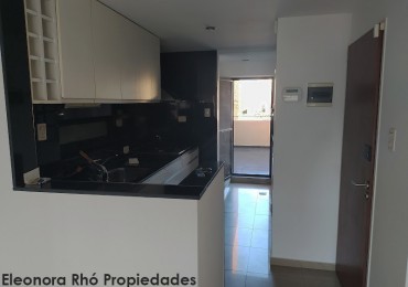 Amplisimo Piso Exclusivo 1 Dormitorio con Cochera y Patio con Parrillero