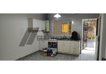 Departamento de pasillo  dos dormitorios