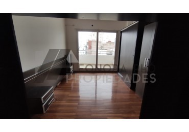 Amplisimo monoambiente semipiso con 2 balcones. Calidad Sol Patagonia