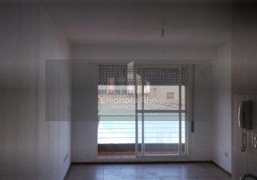 Monoambiente, de Escalera, Bajisimos Impuestos. Oportunidad de Renta Asegurada - Apto Credito-piso 3