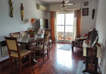 AMPLIO DEPARTAMENTO EXTERNO A METROS DE AVENIDA PELLEGRINI